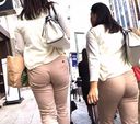 Big butt but fluffy pants