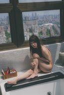 【Uncensored Photo Collection】A collection of naked photos of a young beautiful girl in her room and outdoors.