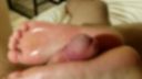 Ayumi #026 [Footjob] Melting pleasure! While enduring the explosion with slippery tecateca feet with oil ...