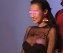 台湾の美人女優、公衆の面前でマジ乳首ポロリする
