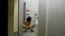 【個人撮影】不倫相手の人妻を全裸で男子トイレに放り込み自慰させてみたら潮吹いてあへあへしてた