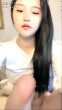 【Live Chat】Transcendent beauty fair-skinned beauty delivers masturbation!!