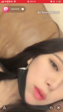 [Live chat] A beautiful woman like an idol masturbates violently with a huge!