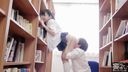 【中出し】図書室で高い所の本を取ろうとしている女の子を助けてあげようとしたら…まさかSEXしちゃうなんて！？J●のオマンコに中出しへ！