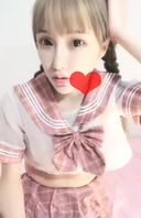 制服姿の色白美少女とのハメ撮りセックス配信！！