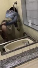 An amateur who gives a in the toilet and takes it with a cuck