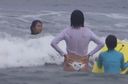 【Hidden shooting】Happening at the beach! Surfer college girl nipples are sheer