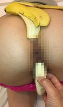 ※ 1800pt→900pt [Gonzo] A young wife who pays tribute to a man asked for help, so vaginal shot