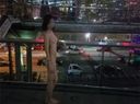 【Photo Collection】Two active models are naked exposed in the city center.