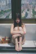 【Uncensored Photo Collection】A collection of naked photos of a young beautiful girl in her room and outdoors.