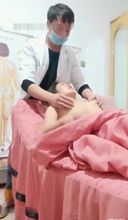 Please enjoy the secret technique of a professional male masseuse who knows the mechanism of the female body and invites female customers to the world of orgasm with amazing finger skills!