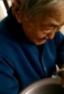 【個人撮影】【無】中国田舎の90歳パイパンマンコのおばあちゃんと生ハメ中出しハメ撮り！