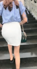 [Uncensored] Erotic Chinese woman with no panties and w erotic woman who in a public place are too much, so I will leak the video [Smartphone shooting]