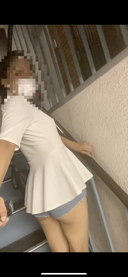 [Married woman amateur] Open masturbation in the multipurpose toilet Exposed Ass and are fully visible