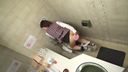 【Hidden camera】Sister who uses the toilet at work effectively and enjoys masturbation
