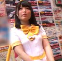 売れない地下アイドルの黒髪JD。甘い言葉に惑わされ制服の上から身体をまさぐられる。何度もイかされ立てなくなったところに中出しされてしまう。※個撮/削除注意