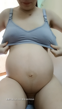 中国の授乳期臨月妊婦の個人撮影、お腹本当に大きいね　２