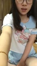 【개인 촬영】실제 학생 ♡ 무수정 ♡ 중국 변태 안경 소녀☆彡 인터넷 생중계 공개
