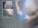 真夏の海水浴場　海の家個室シャワールーム　隠し撮り　素人ギャル２名　その１６