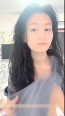 【Live Chat】A model beauty with black hair is publicly livestreamed!!