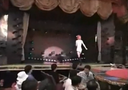 [Showa erotic series] while being watched by the audience on the rotating stage!