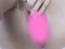 [Shikoshiko Video 10] A cute young lady repeats masturbation many times and shows a wet man with pleasure. Masturbation delivery of a beautiful lady like a model who puts various things in and out from fingers to toys and makes a man gucho