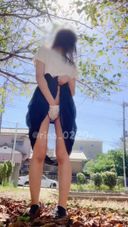 [This is a selfie for 2nd year ♡ students at a private school] In a park where many cars pass in the daytime, I turned up the skirt with a skirt of a skirt and a super mini inner and masturbated with my pants exposed. I was thrilled every time a car passed by...