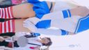 コミックマーケット コスプレ 超露出美人レイヤーさん二人のセクシーパンチラ 風めくれ 太もも 舌ペロ コミケ