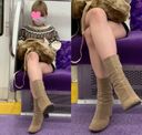 [4K shooting] Plump raw legs and stuffy boots ...