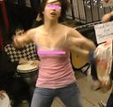 【Applause for nipple popping】Japan people who continue to dance with nipple popping in a corner of overseas