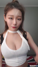 Sexy Korean! A costume with a cleavage that opens up at the chest! It's a dance while shaking big! Part 2