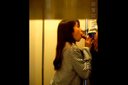 【Smartphone personal shooting】Couple getting her in the toilet of the shopping mall during a date