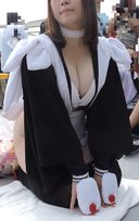 コスプレ2017夏巨尻丸見え巨乳ぷるぷる揺れるｗ両腕で胸寄せ谷間【動画】イベント編 3873