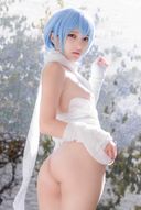 【Uncensored Photo Collection】A very cute beautiful girl cosplay &amp; situation nude photo book.
