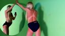 競泳水着で焼けた日焼け跡が絶妙にエロい欧米美女が自らの身体を自撮りしているところに彼がやってきてその流れで交尾プレイへと行き着く日焼けフェチの方の為の作品ｗ