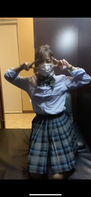 [Married woman amateur] Masturbation in uniform cosplay and full view at a manga café
