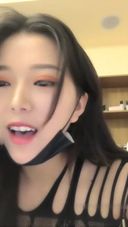 A slender sister with black hair delivers masturbation with a huge! !!