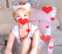 귀여운 미녀가 간호사 코스프레로 라이브 채팅을 전달! !
