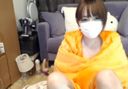A beautiful fair-skinned older sister delivers masturbation live with a! !!