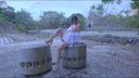 Chinese bipan beautiful mature woman is exposed outdoors masturbating by the river