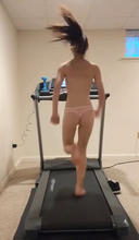 [Uncensored] [Individual shooting] A small-breasted girl with a healthy body who can't go out due to Corona is just exercising a video that does a ❤ running machine for 10 minutes with one pair of panties, but it's amazing sex ...