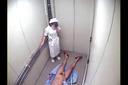 Invite sympathy to the new nurse due to elevator failure and insert the production!