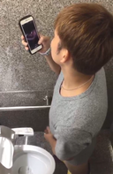 （個人撮影）ヤンキー兄ちゃんがパチ屋のトイレでシコってました。