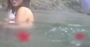 [Personal shooting] Soaking in a mixed bathing hot spring and relaxing while going crazy with a married woman. NTRSEX with a strange man who rubs erotic breasts in front of her husband.