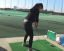 [Individual shooting] I took off the golf beauty and let her hold my and w