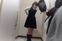 【Personal shooting】Secretly filming a beautiful woman in uniform changing clothes in a public toilet