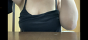 [Breast milk fetish must-see! ] Thick erotic milk dripping from the erect nipples of the new wife of F cup