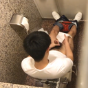 【個人撮影】某有名大学のトイレでイケメン大学生がオナニーしてました!!