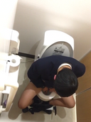 Personal shooting: The nonke college student I encountered at TSUTAYA was squeaking in the bathroom! !!