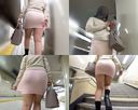 [Train face-to-face panchira 69] ☆ Triangular zone observation record / Sister with panty line see-through!